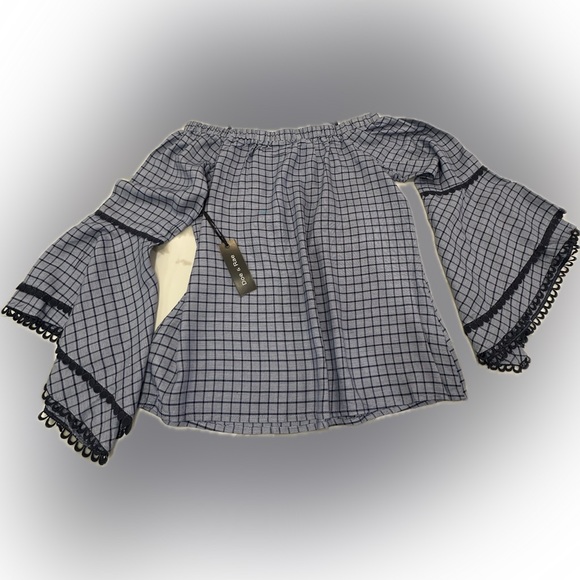 NWT Doe & Rae blue sleeve flare top. Size L - Picture 2 of 10